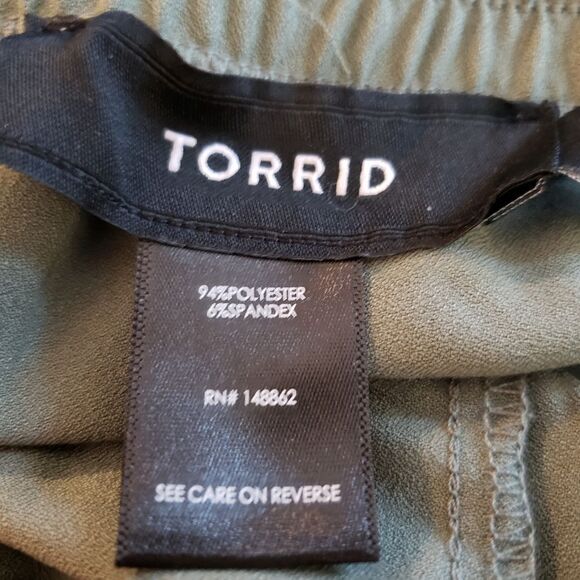 Torrid Crepe Taper Legged Pants Sz 2X - Picture 6 of 8